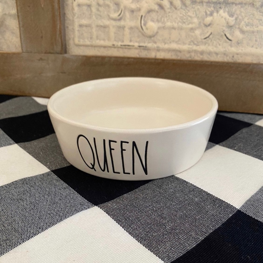 Rae Dunn QUEEN small cat/dog/pet bowl - Brand new Never used